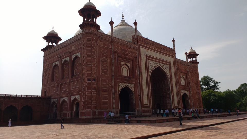 Photo of Taj Mahal, Agra, Uttar Pradesh, India by Sarvjeet B