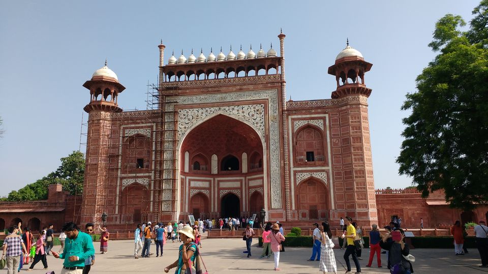 Photo of Taj Mahal, Agra, Uttar Pradesh, India by Sarvjeet B