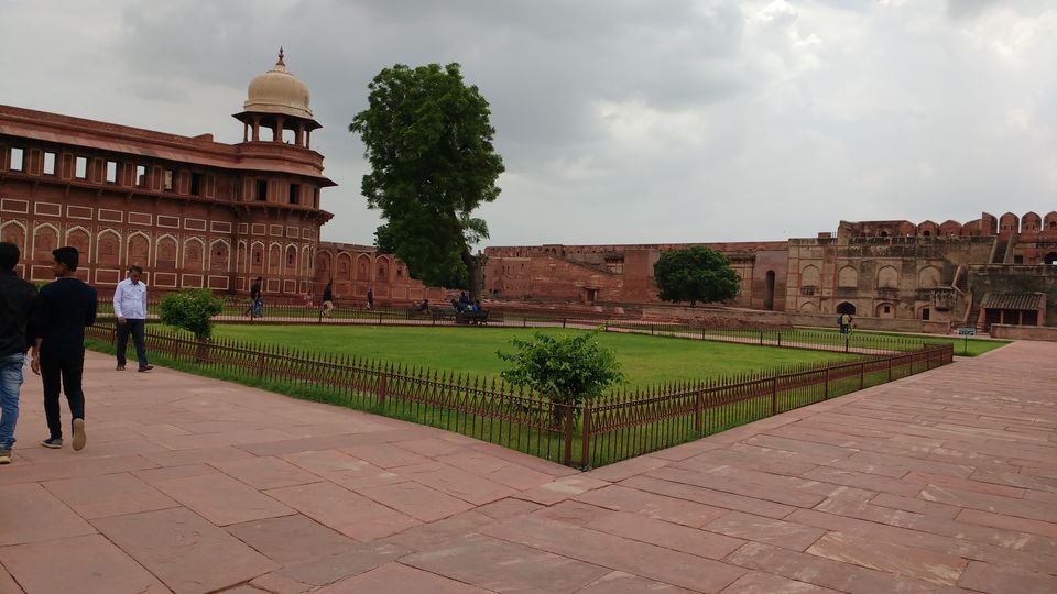 Photo of Agra Fort, Rakabganj, Agra, Uttar Pradesh, India by Sarvjeet B
