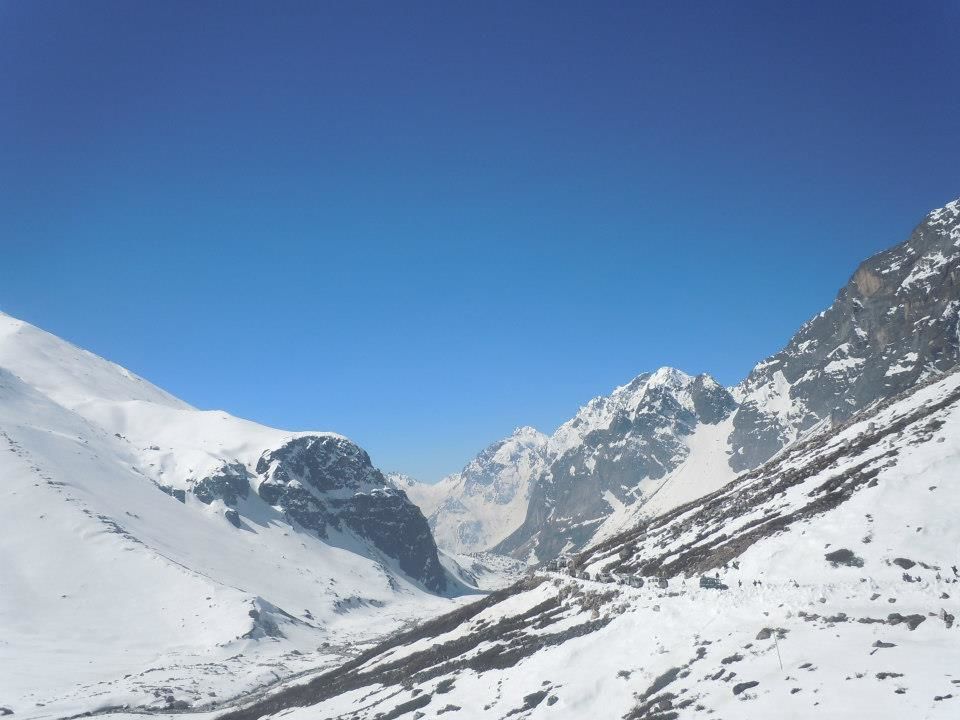Photo of Yumthang Valley, North Sikkim, Sikkim, India by Debarghyo Sengupta