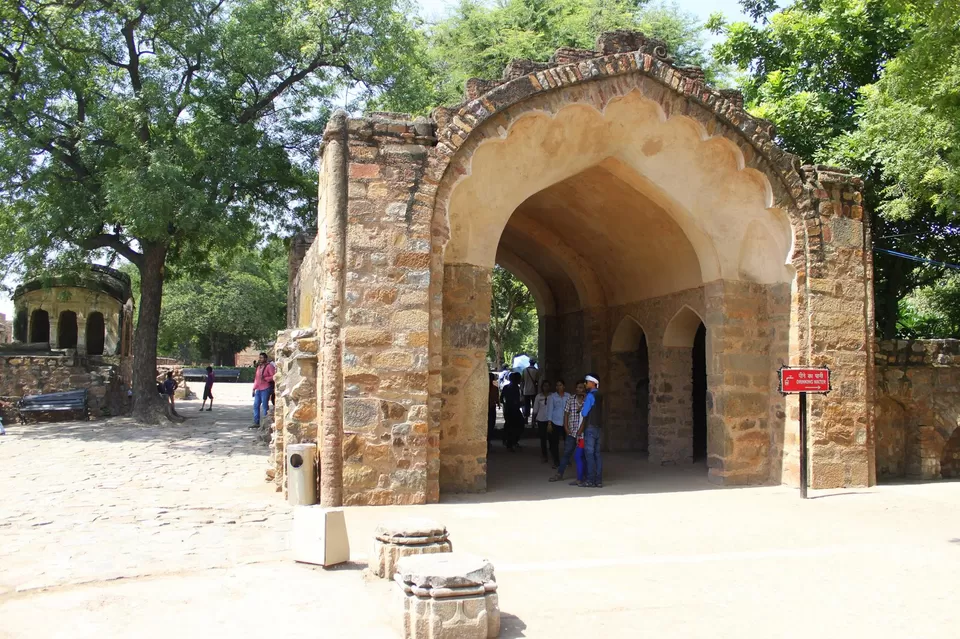 Photo of Qutb Minar , The killa by Suresh Shastri