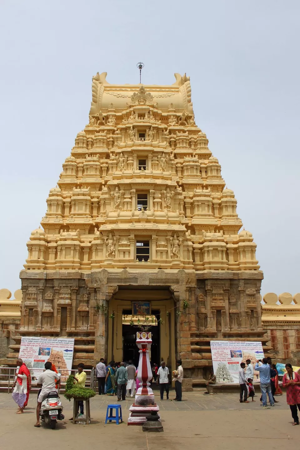 Photo of Sri Ranganathaswamy Temple, Srirangapatna, Karnataka, India by Suresh Shastri