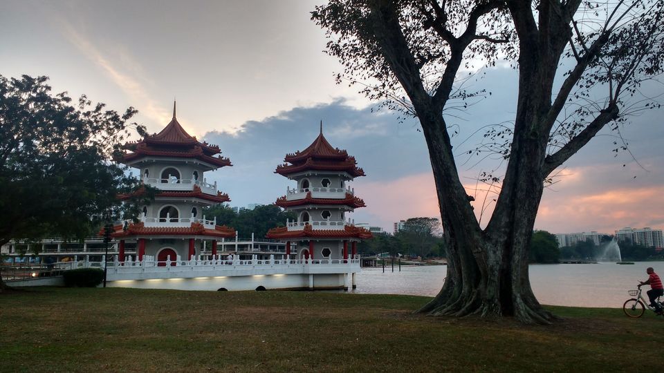 Photo of Chinese Garden Road, Chinese Garden, Singapore by Prajna Padaki