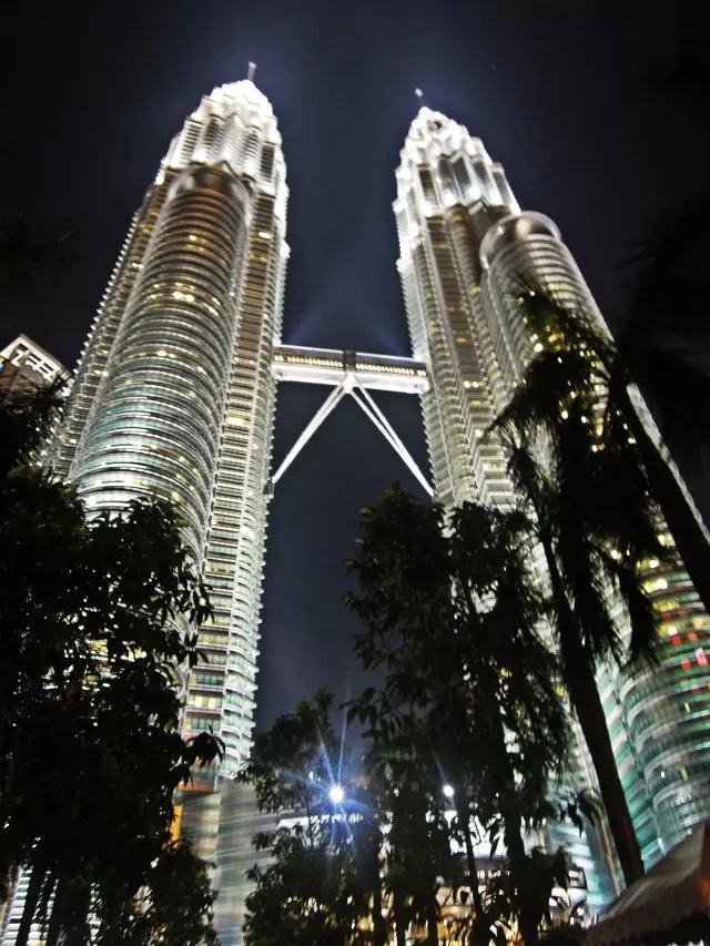 Photo of Petronas Twin Towers Kuala Lumpur City Centre Kuala Lumpur Federal Territory of Kuala Lumpur Malaysia by Kaiye