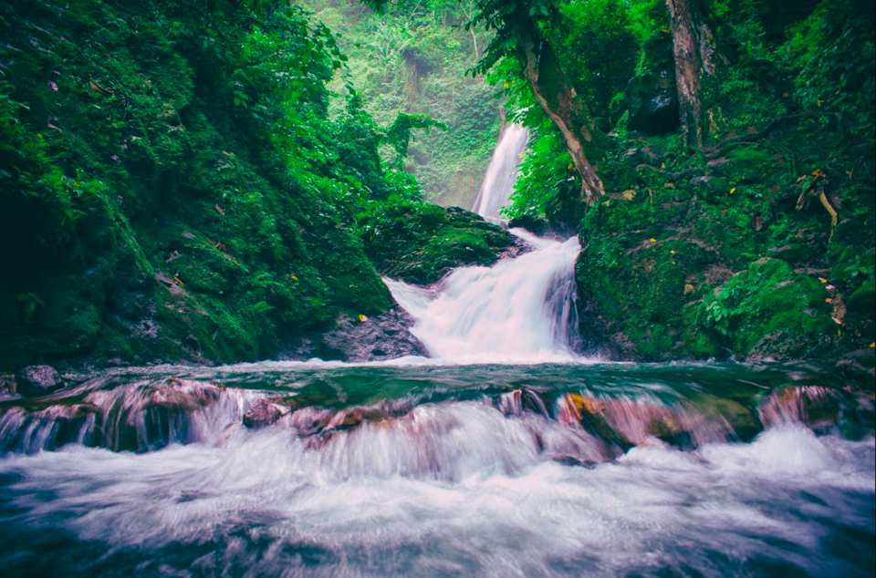 Photo of Surrounded With National Parks And Waterfalls, This Remote Town Is Not There On Any Tourist Map! by Siddharth Sujan