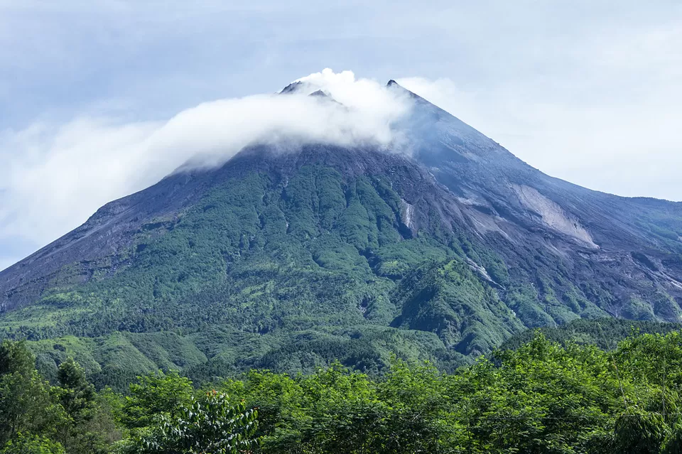 Photo of Mount Merapi, Dusun 2, Suroteleng, Boyolali Regency, Central Java, Indonesia by Siddharth S