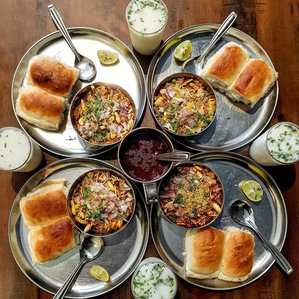 Photo of Katakirrr Misal, Doctor Ketkar Road, Near Kalmadi School, Bhonde Colony, Erandwane, Pune, Maharashtra, India by Siddharth S