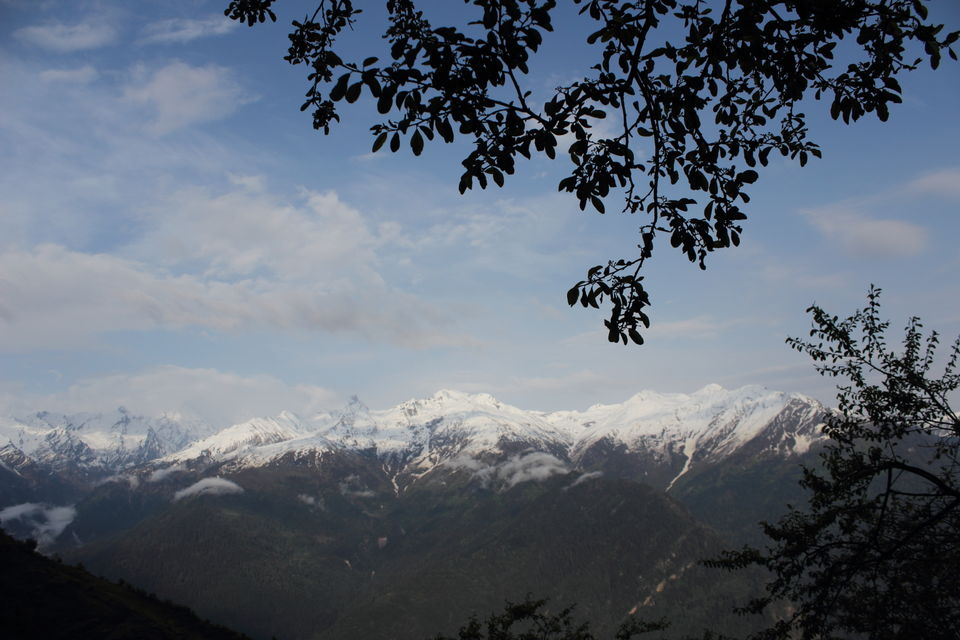 Photo of Saurkundi Pass - A Trail offers you to enjoy the timeless beauty of Kullu valley by Rishi Datta