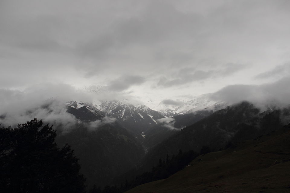 Photo of Saurkundi Pass - A Trail offers you to enjoy the timeless beauty of Kullu valley by Rishi Datta