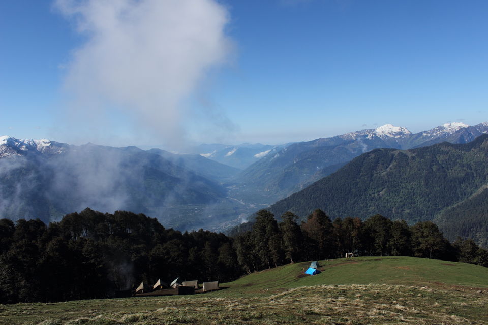 Photo of Saurkundi Pass - A Trail offers you to enjoy the timeless beauty of Kullu valley by Rishi Datta