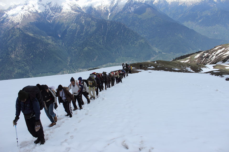 Photo of Saurkundi Pass - A Trail offers you to enjoy the timeless beauty of Kullu valley by Rishi Datta