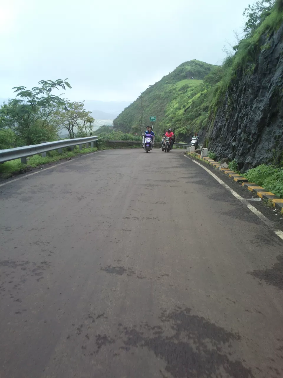 Photo of Sinhagad Fort, Thoptewadi, Maharashtra, India by theuncanny_traveller