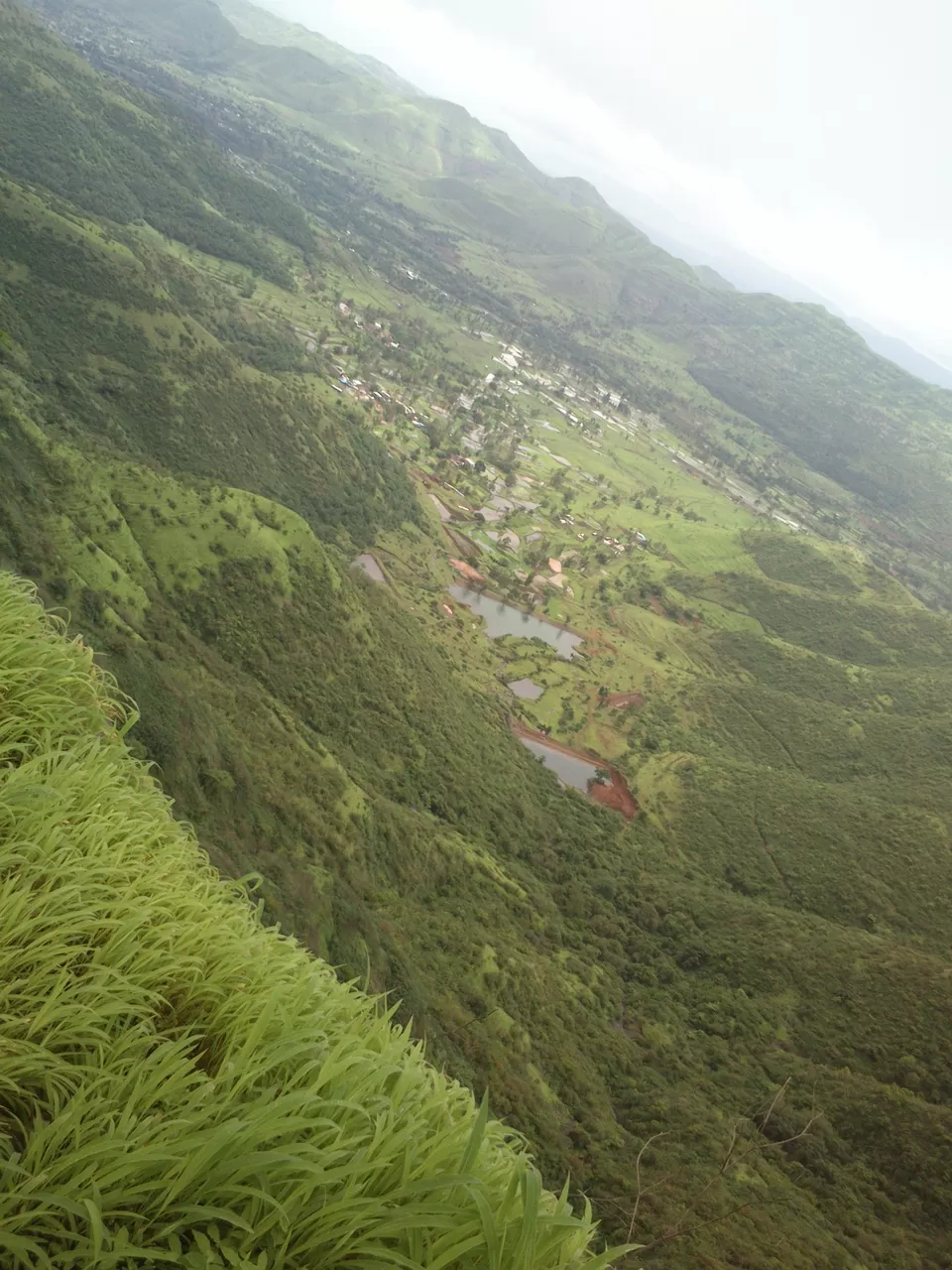 Photo of Sinhagad Fort, Thoptewadi, Maharashtra, India by theuncanny_traveller