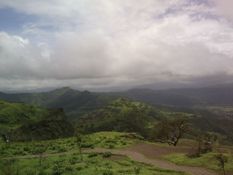 Photo of Maharashtra's most visited Fort #PuneGetaway by theuncanny_traveller