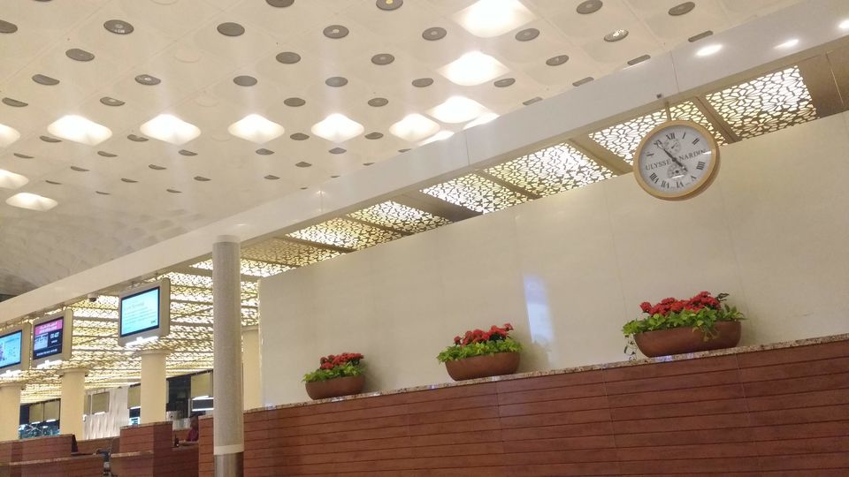 Photo of Chhatrapati Shivaji International Airport (BOM), Terminal 2, Navpada, Vile Parle East, Vile Parle, Mumbai, Maharashtra, India by theuncanny_traveller