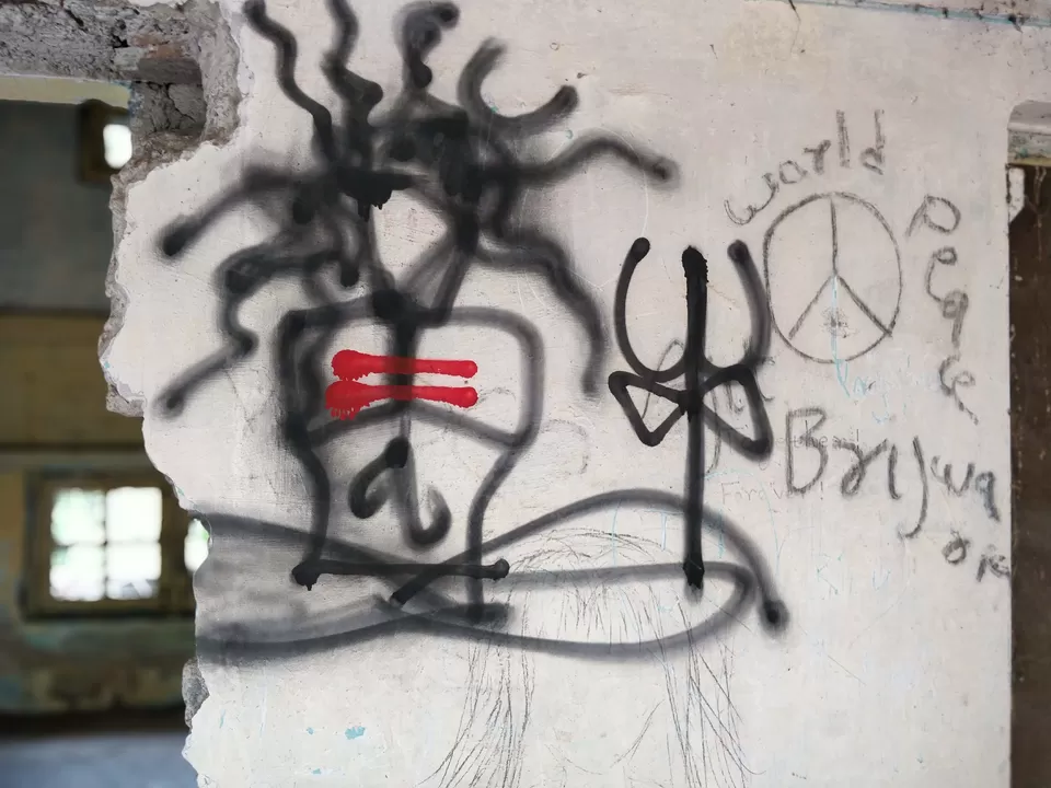 Photo of Beatles Ashram, Swarg Ashram, Rishikesh, Uttarakhand, India by theuncanny_traveller