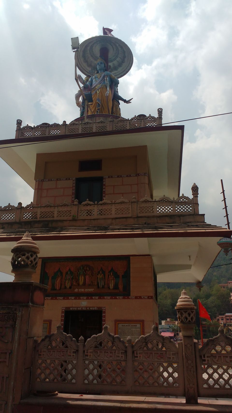 Photo of Parmarth Niketan Ashram, Ram Jhula, Swarg Ashram, Rishikesh, Uttarakhand, India by theuncanny_traveller