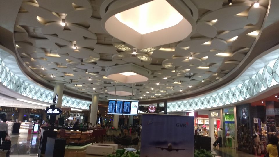 Photo of Chhatrapati Shivaji International Airport, Navpada, Vile Parle East, Vile Parle, Mumbai, Maharashtra by theuncanny_traveller