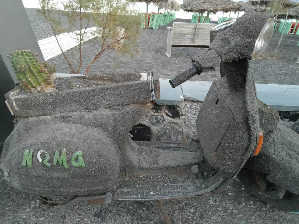 Photo of Perissa, Greece by Arjun Chaudhuri