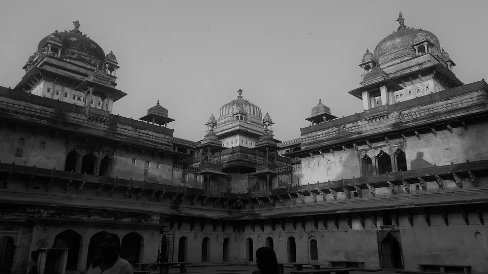 Photo of Orchha Palace, Orachha, Madhya Pradesh, India by Samiksha Purohit