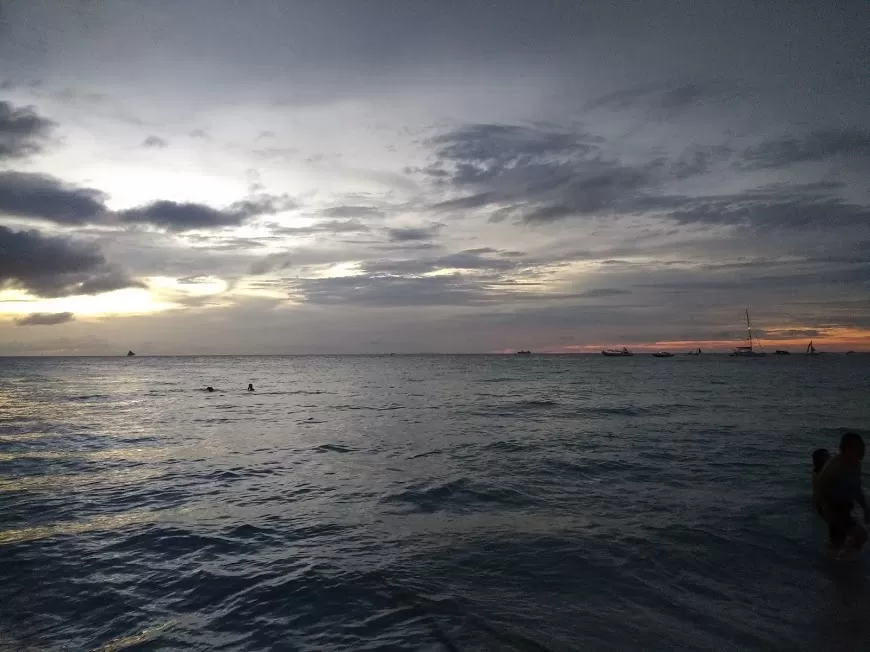 Photo of Boracay, Malay, Western Visayas, Philippines by Bhumika Mehta