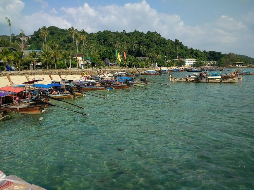 Photo of Phi Phi Island : The beauty crown of Thailand 11/39 by Bhumika Mehta