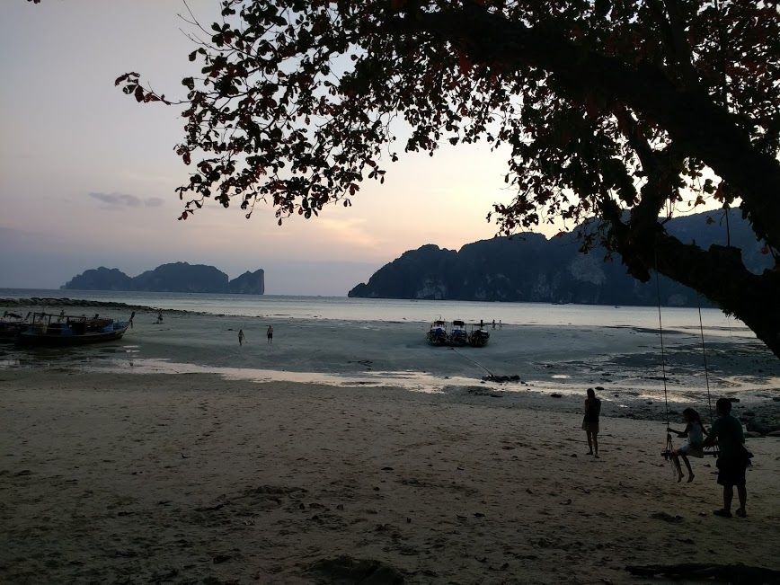 Photo of Phi Phi Island : The beauty crown of Thailand 23/39 by Bhumika Mehta