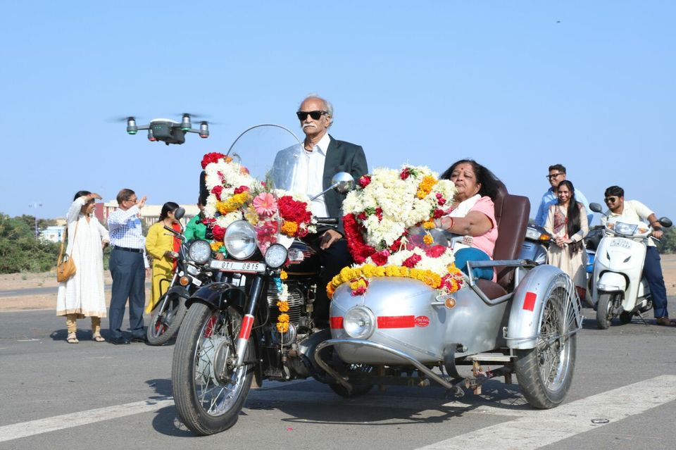 Photo of Pan India Road trip on bike at 77, this elderly couple are giving couple goals 