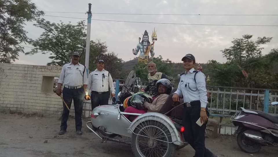 Photo of Pan India Road trip on bike at 77, this elderly couple are giving couple goals 3/8 by Mastane Musafir