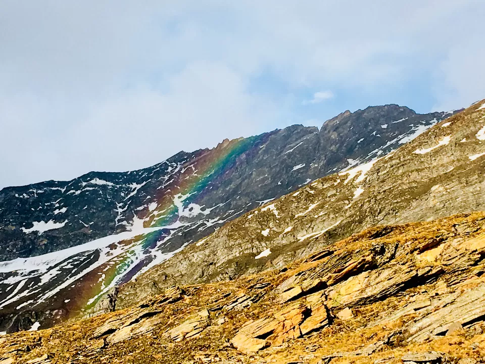 Photo of Bhagwa Basa, Roopkund Trail, Uttarakhand, India by Sreya Mantena
