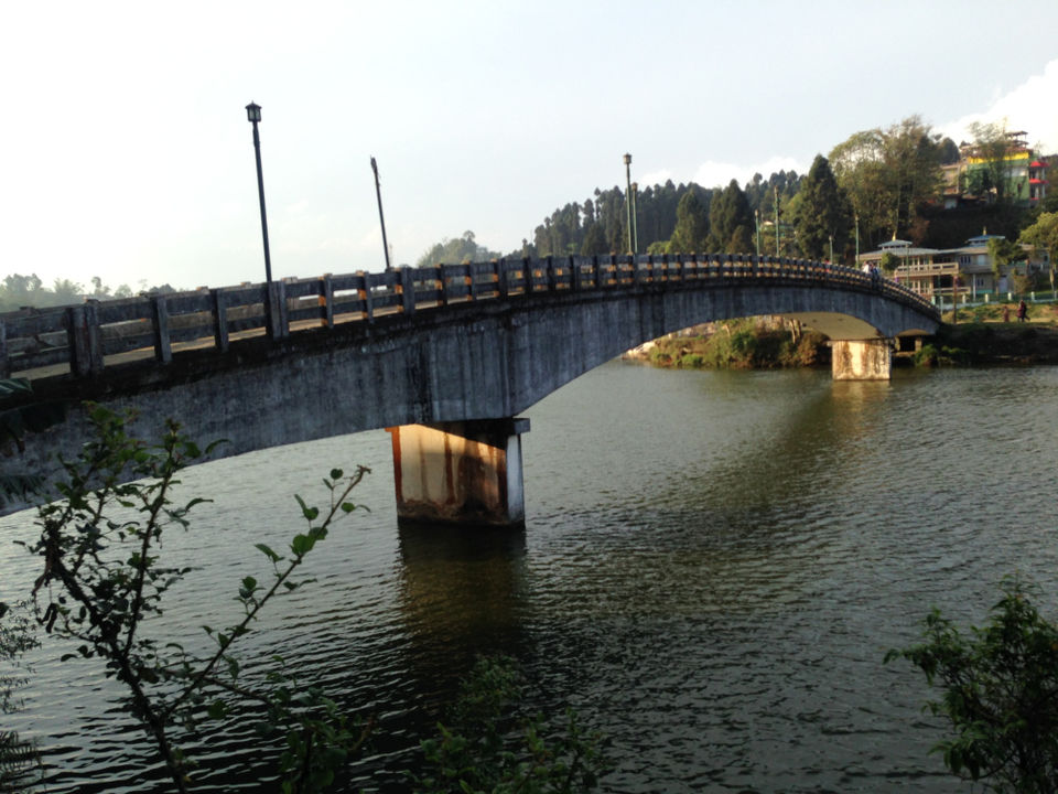Photo of Place Burnt by Fire: Mirik 3/6 by Rambling Passport