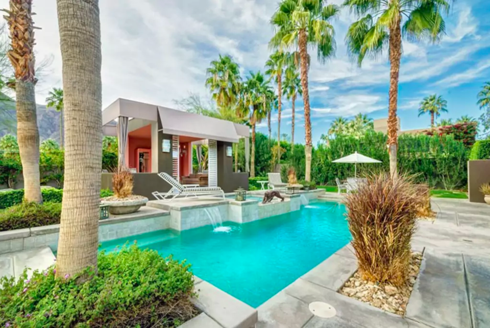 Photo of Gorgeous Celebrity Homes That You Can Actually Book Right Now! 7/13 by Richa Devi