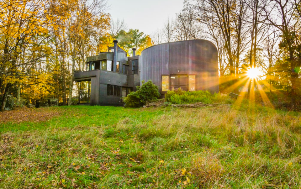 Photo of Gorgeous Celebrity Homes That You Can Actually Book Right Now! 8/13 by Richa Devi