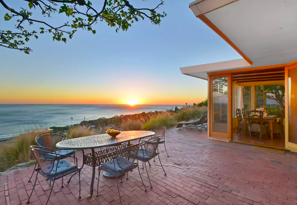 Photo of Gorgeous Celebrity Homes That You Can Actually Book Right Now! 11/13 by Richa Devi