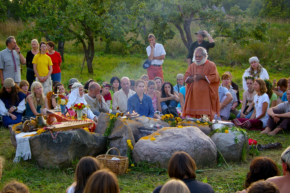 Photo of Time To Accept Your Inner Gypsy And Take It Easy In These Hippie Towns by Richa Devi