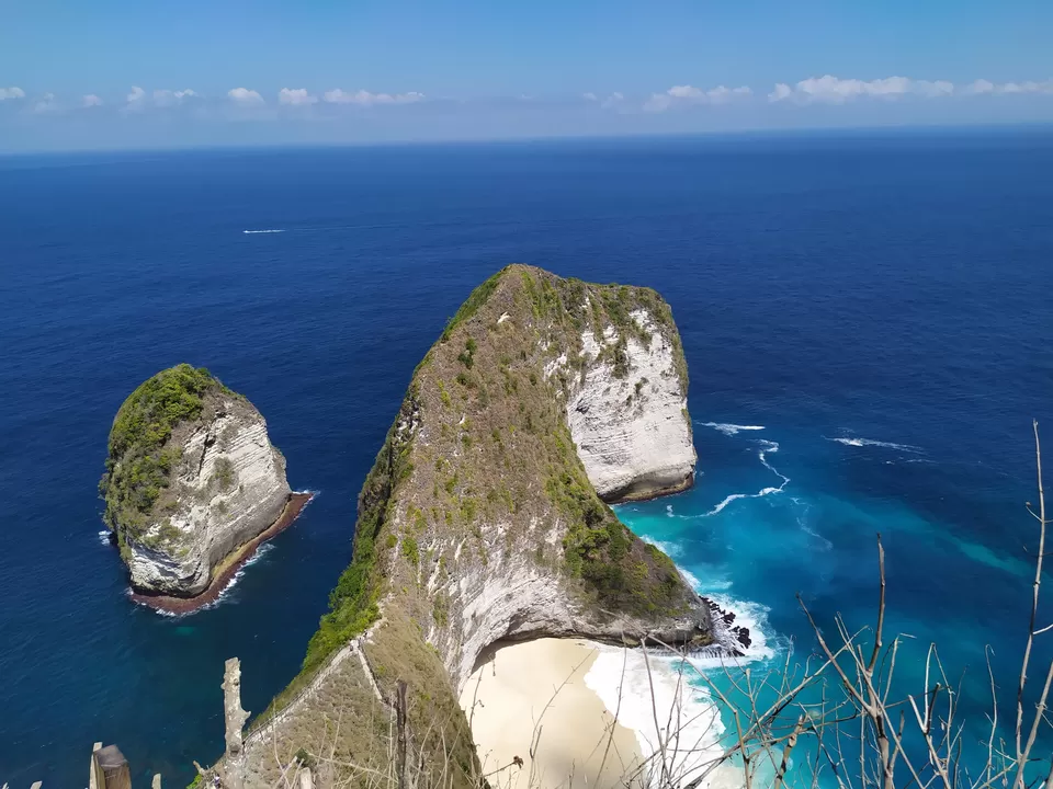 Photo of Kelingking Beach, Bunga Mekar, Klungkung Regency, Bali, Indonesia by Archana Ravi