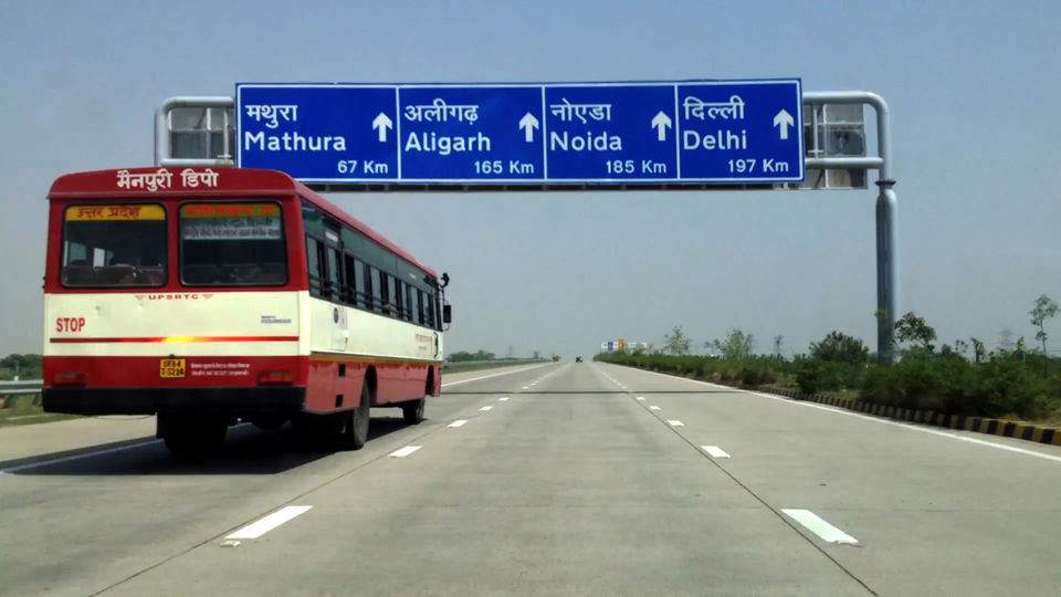 Photo of Yamuna Expressway, Tappal, Uttar Pradesh, India by Arjun M G