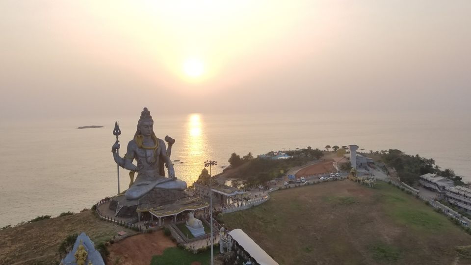 Photo of Murdeshwar Temple, Murdeshwar, Karnataka, India by Rhythm Patel