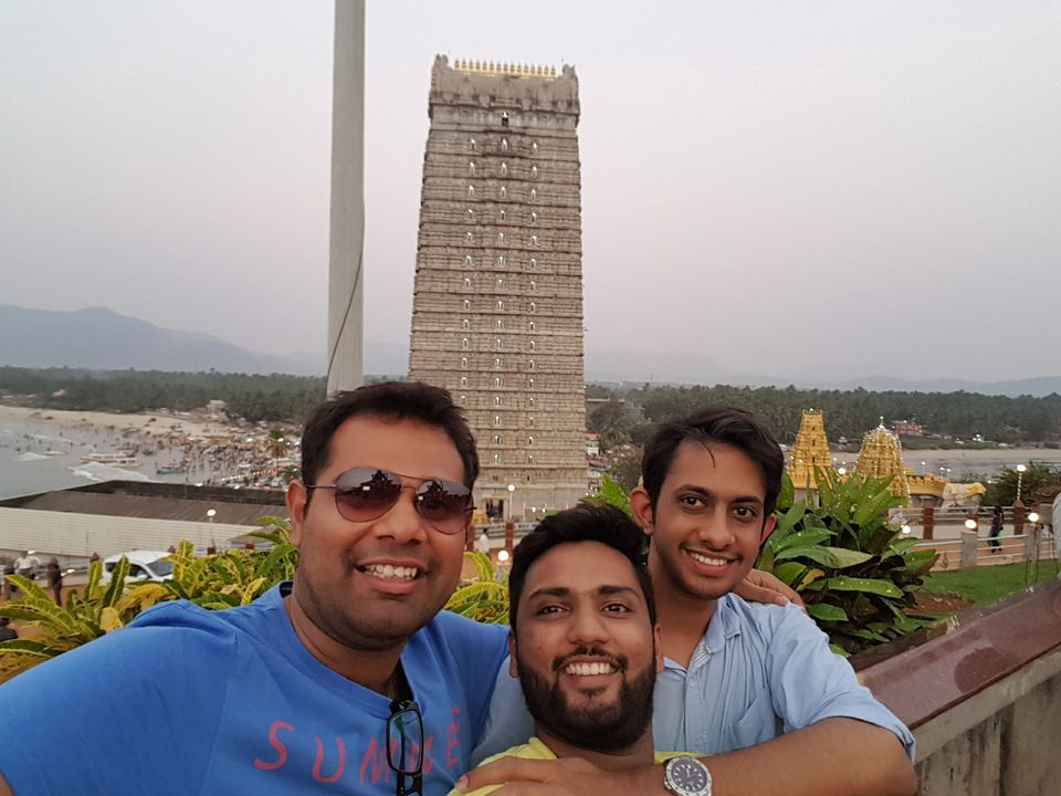 Photo of Murdeshwar Temple, Murdeshwar, Karnataka, India by Rhythm Patel