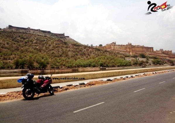 Photo of How to Hire a Bike to Ride in Jaipur? 1/1 by roadiesrider