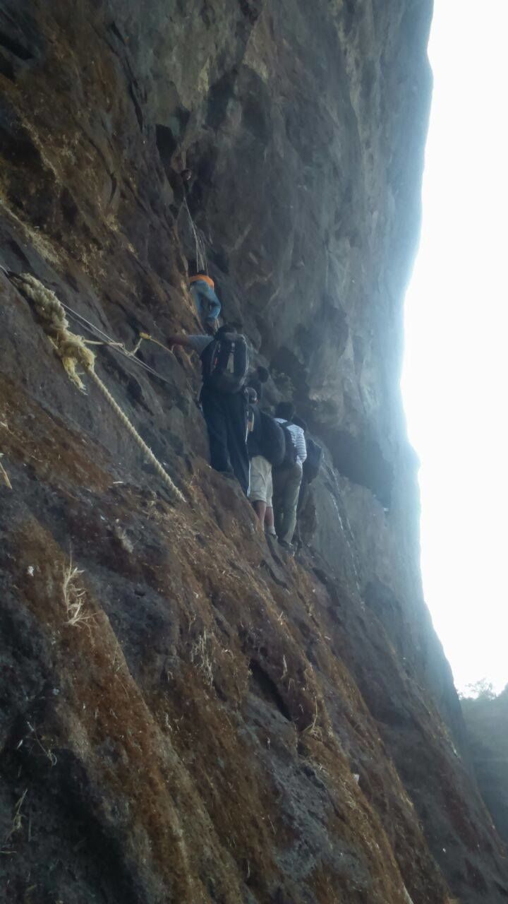 Photo of Trek Picks of Dhak Bhairii 4/78 by Dhaval Katakia
