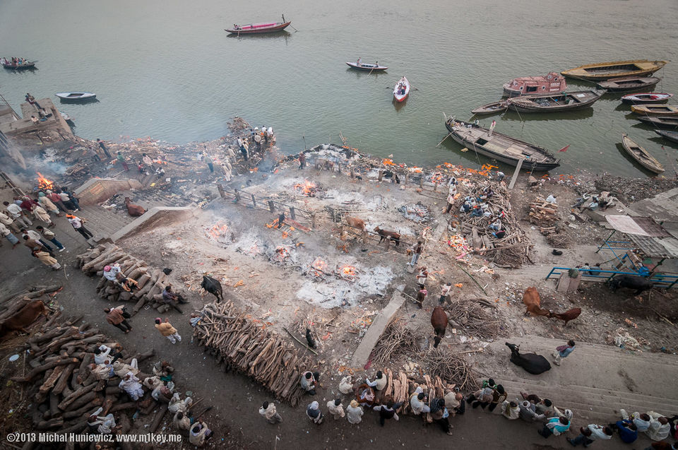Photo of Manikarnika Ghat, Varanasi, Uttar Pradesh, India by Rahul