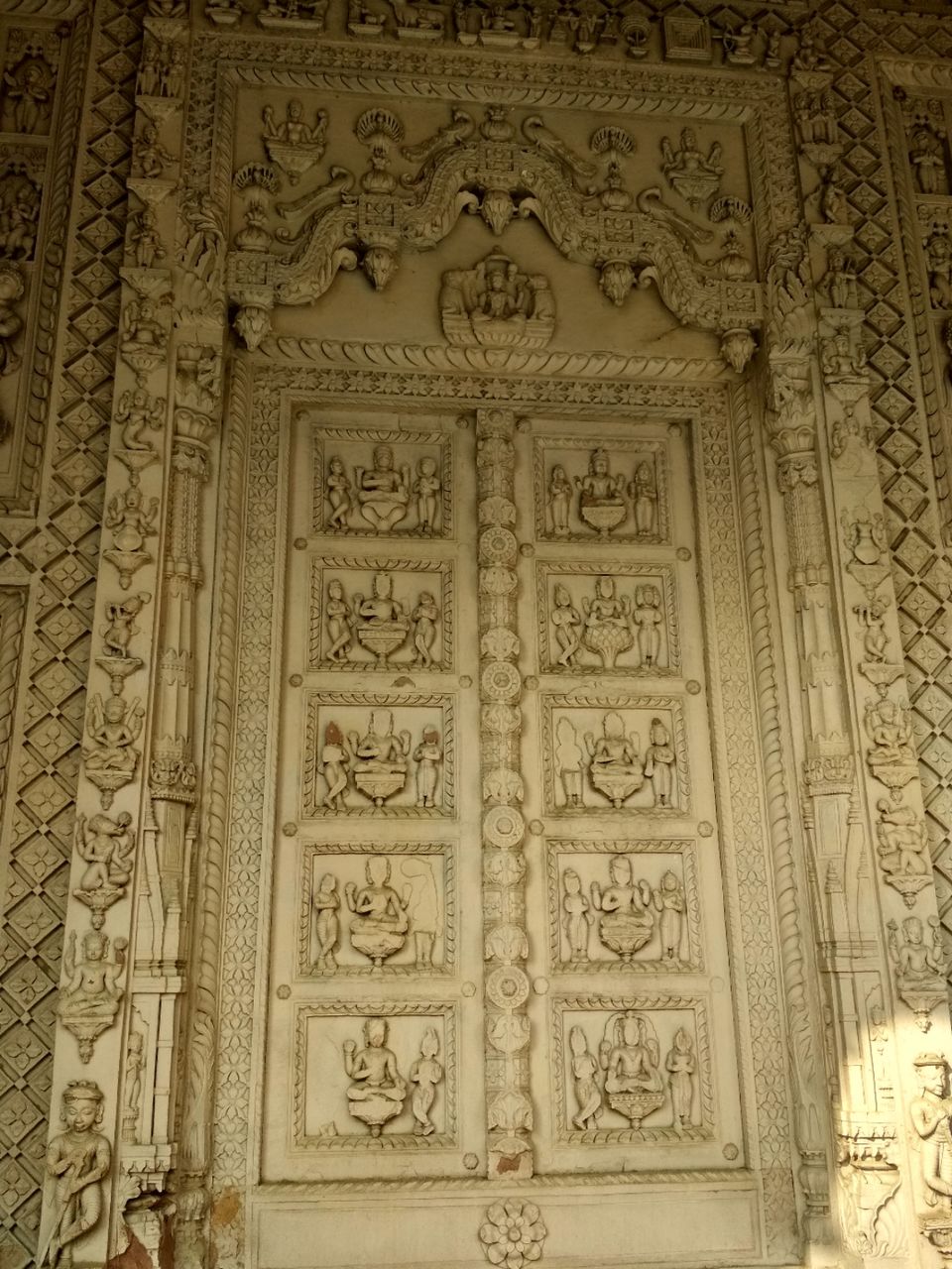 Photo of Allahabad's 500 Year Old Ancestor to the Architecture of Akshardham #TheCityOfKumbh #notontripoto by Bespectacled_adventurer@Nishtha Mishra