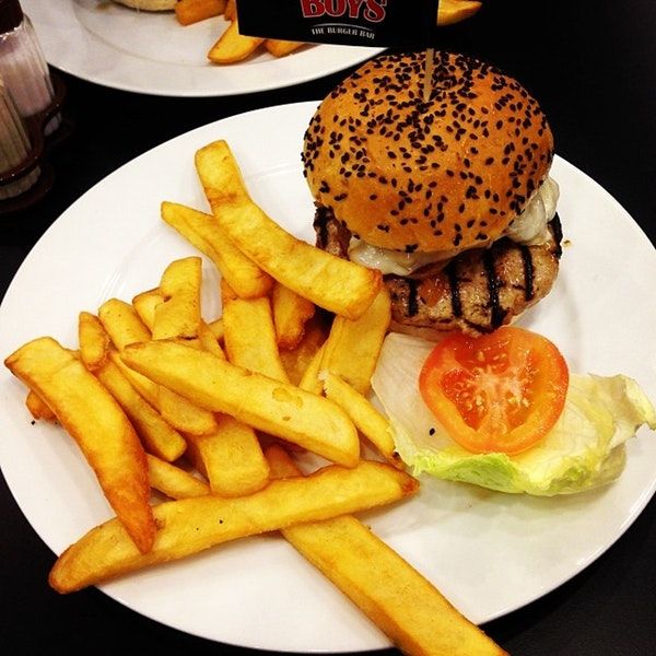 Photo of Well known burger joints of Malaysia and reach them by bus 1/1 by loreincandy
