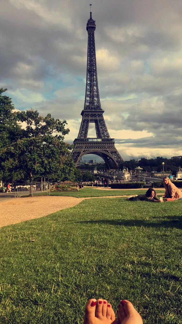 Photo of Eiffel Tower View, Paris, France by Sanchayika Mathur