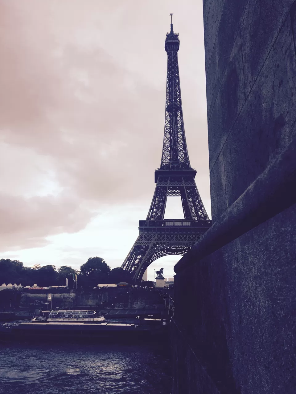 Photo of Eiffel Tower View, Paris, France by Sanchayika Mathur