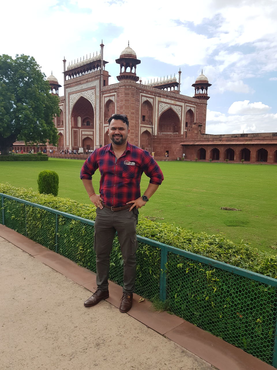 Photo of Taj Mahal by Sudhir Rai