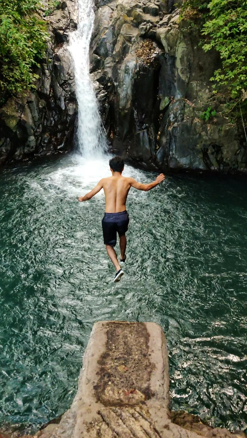 Photo of Aling-Aling Waterfall, Jalan Raya Desa Sambangan, Sambangan, Buleleng Regency, Bali, Indonesia by Offbeat Voyagers