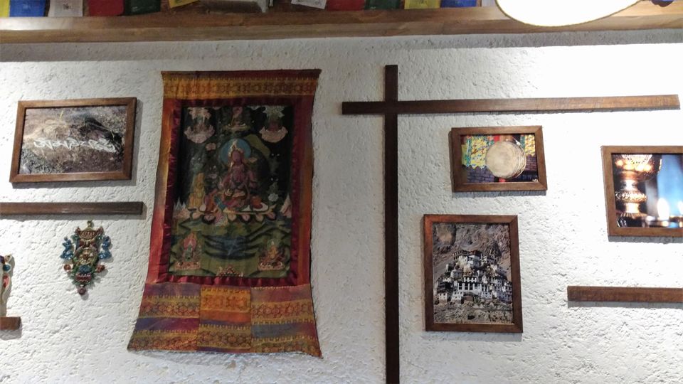 Photo of Hauz Khas Village - Three in One: Date, Dine and Shop 29/31 by Rupa Abdi