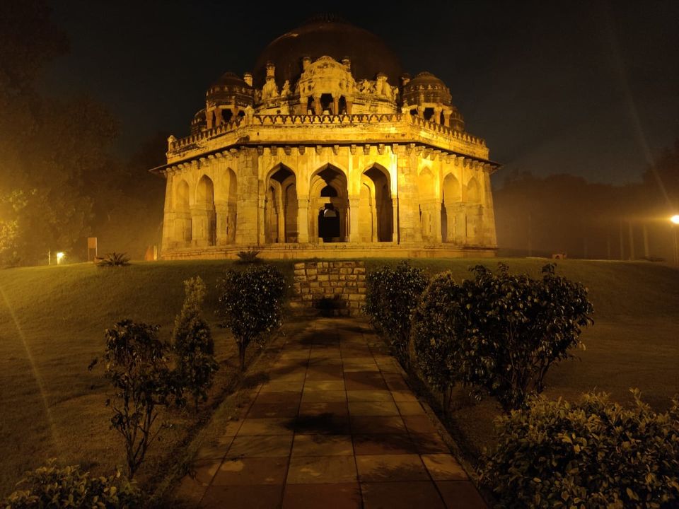 Photo of Lodhi Garden, Lodhi Road, Lodhi Gardens, Lodhi Estate, New Delhi, Delhi, India by Ipsita Ghosh